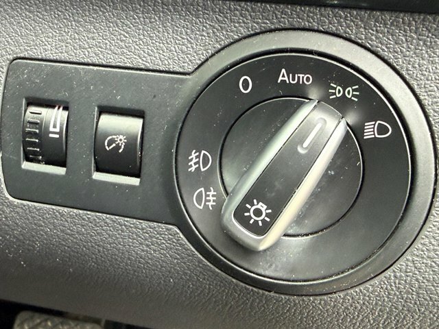 Volkswagen Touran 1.6 Tdi 105 Bluemotion Tech Se White #25