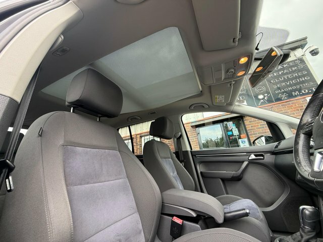 Volkswagen Touran 1.6 Tdi 105 Bluemotion Tech Se White #13