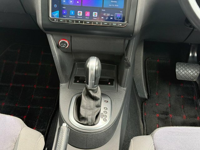 Volkswagen Touran 1.6 Tdi 105 Bluemotion Tech Se White #33