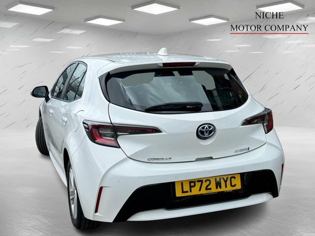 Toyota Corolla Vvt-h Icon Tech Cvt LP72WYC White #6