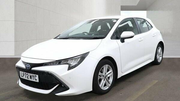 Toyota Corolla Vvt-h Icon Tech Cvt White #2