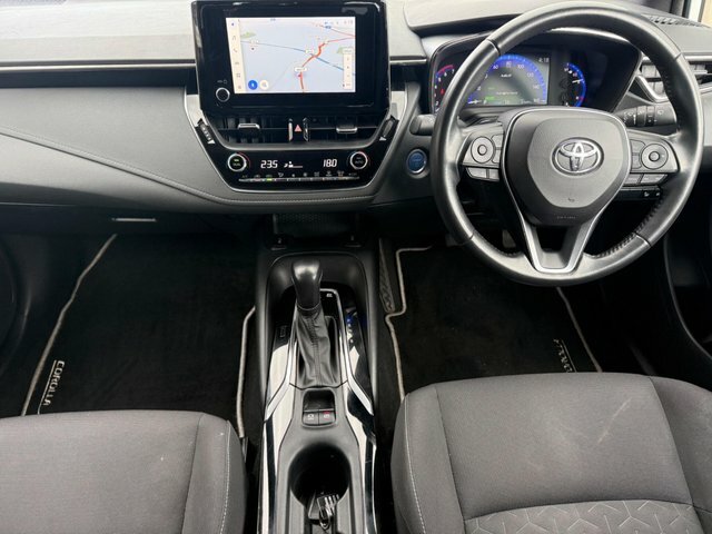 Toyota Corolla Vvt-h Icon Tech Cvt LP72WYC White #3