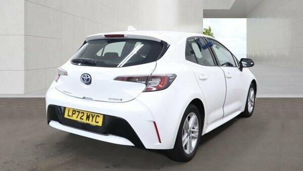 Toyota Corolla Vvt-h Icon Tech Cvt White #4