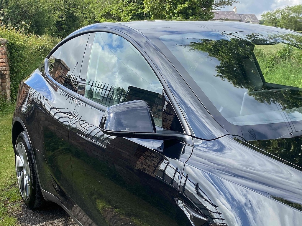 Tesla Model Y Long Range Black #4