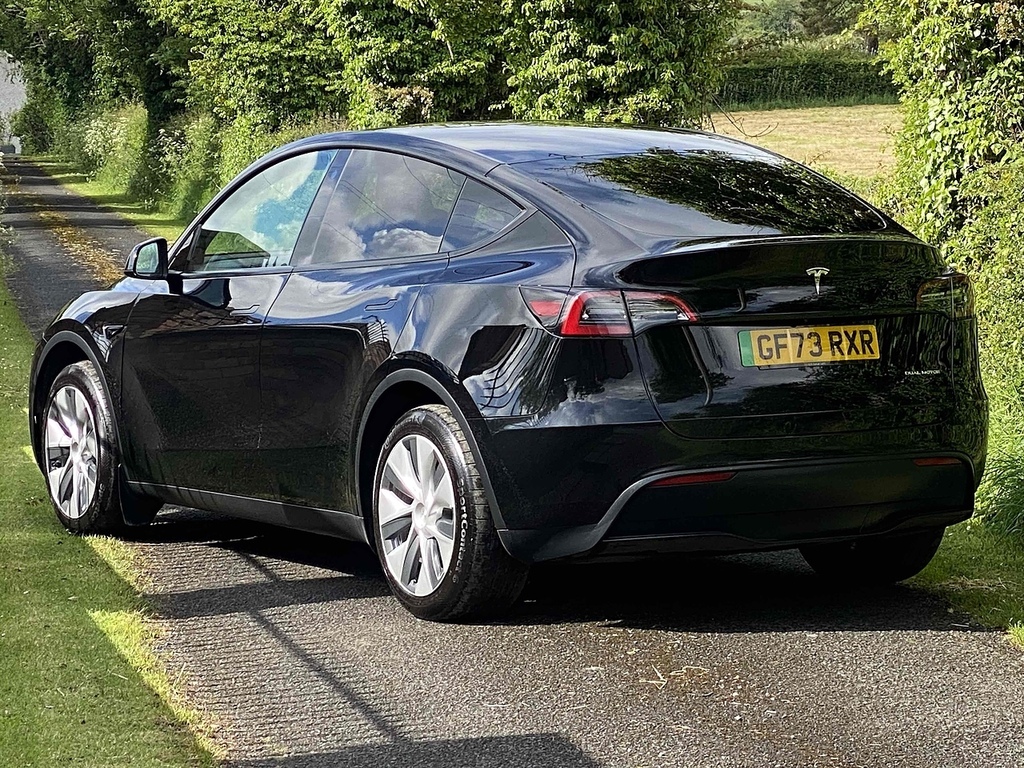 Tesla Model Y Long Range Black #6