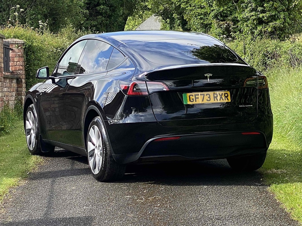 Tesla Model Y Long Range Black #5