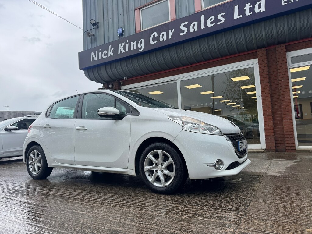 Peugeot 208 1.2 Vti Active 20 Tax 62 Mpg Ulez Dab White