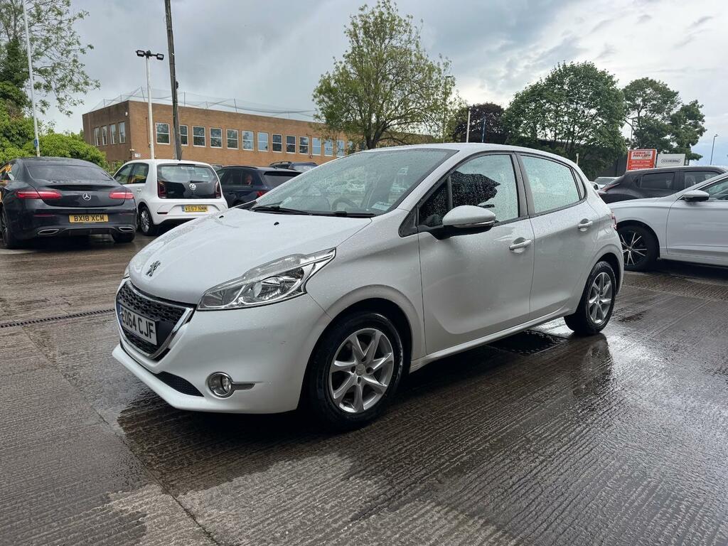 Peugeot 208 1.2 Vti Active 20 Tax 62 Mpg Ulez Dab EO64CJF White #6