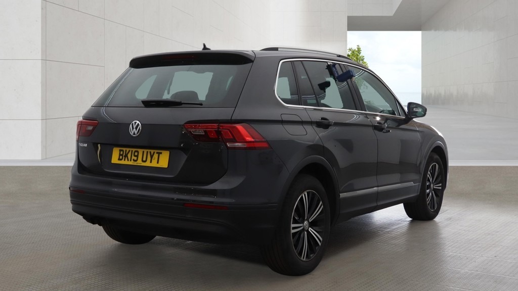 Volkswagen Tiguan 1.5 Tsi Evo 130 Se Nav 8 Services Ulez BK19UYT Grey #4