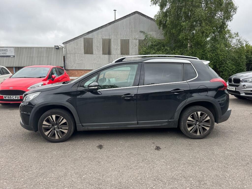 Peugeot 2008 1.2 Puretech Allure MJ18VDY Black #2