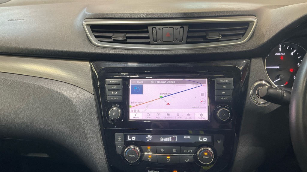 Nissan Qashqai 1.5 Dci 115 N-connecta Panroof Nav Came CT19HWK White #4