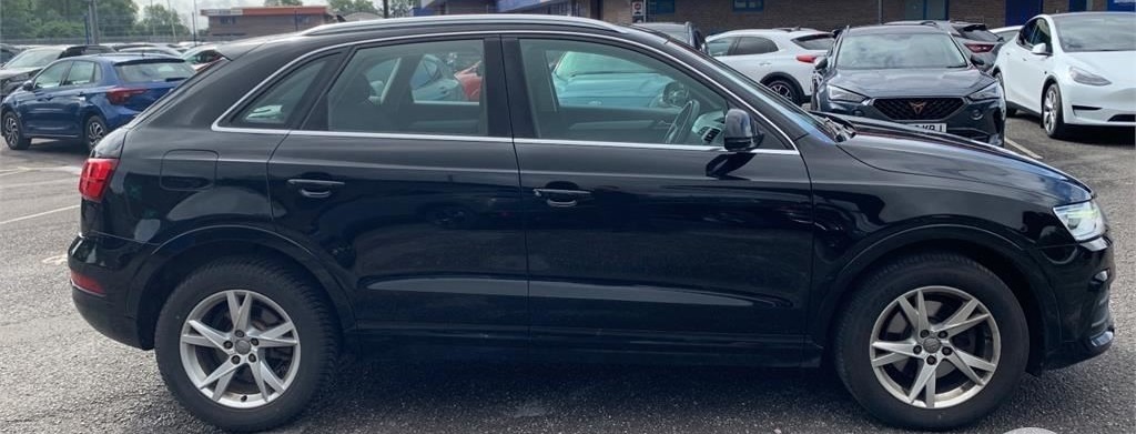 Audi Q3 2.0 Tdi Se Tech Pack Nav 35 Tax 62 Mp CV66BHZ Black #2