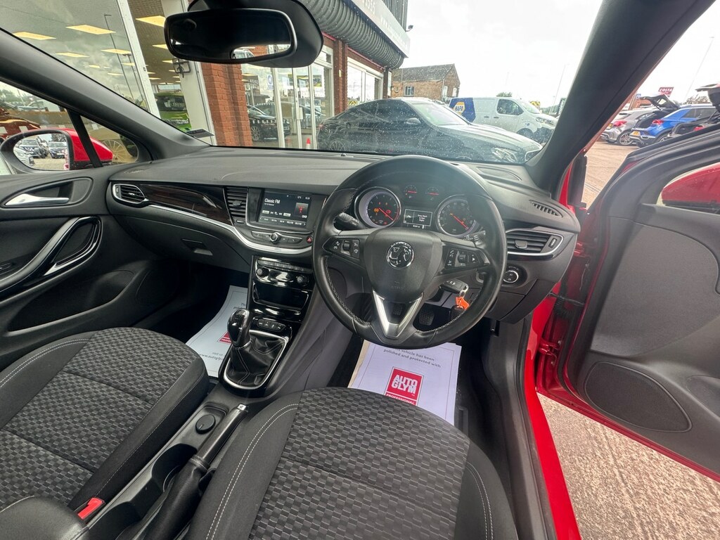 Vauxhall Astra 1.4T 16V 150 Sri 7 Services Dab Ulez Red #3