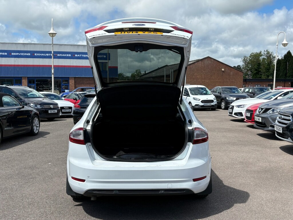 Ford Mondeo Hatchback Silver #24