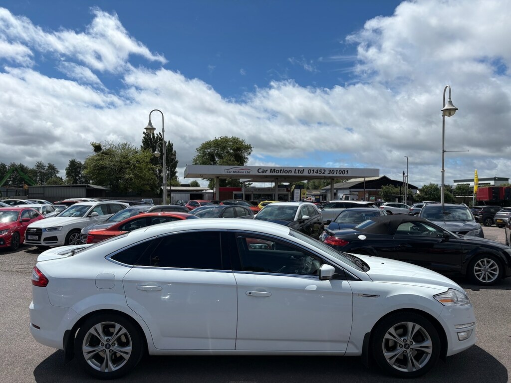 Ford Mondeo Hatchback Silver #23
