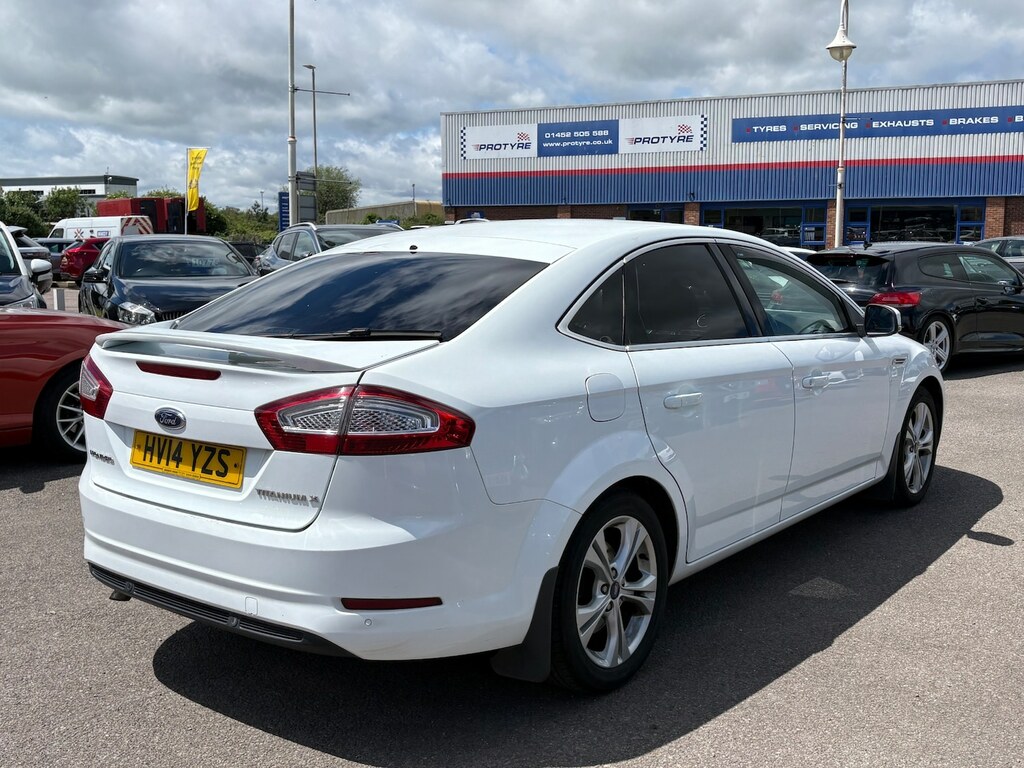 Ford Mondeo Hatchback Silver #22