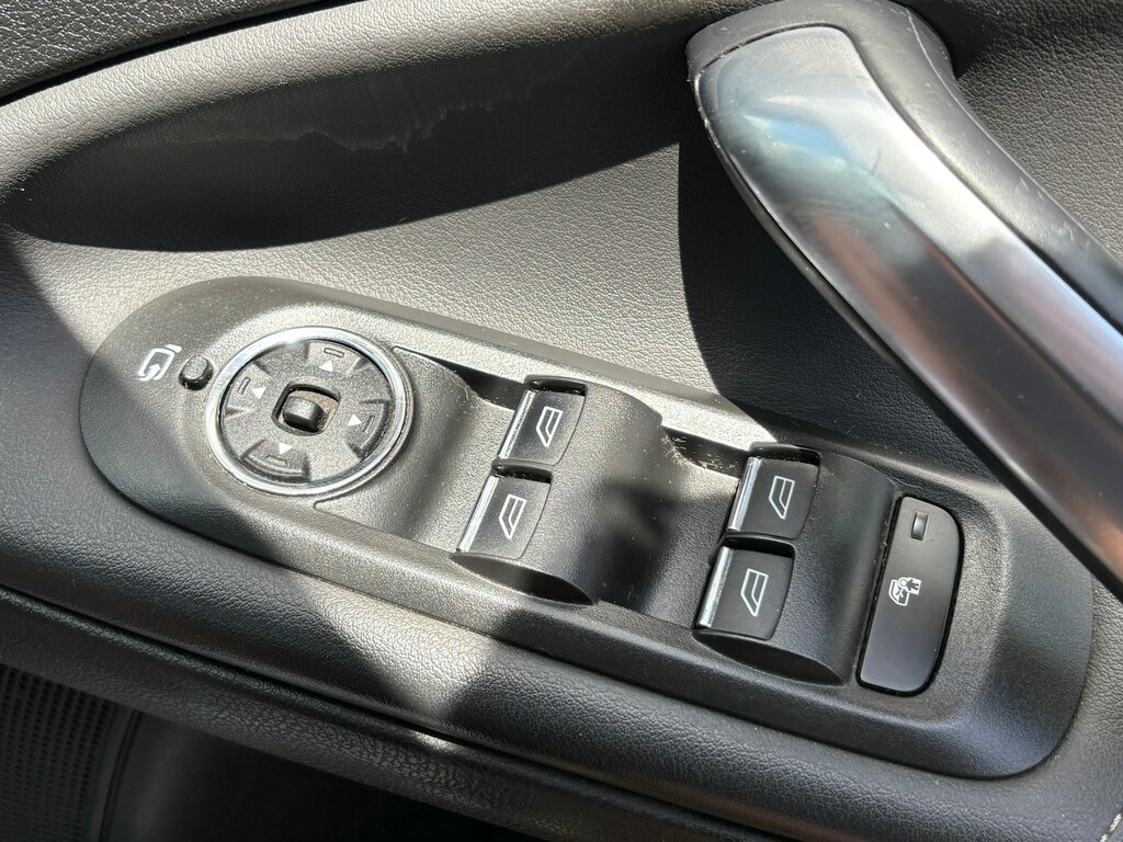 Ford Mondeo Hatchback Silver #12