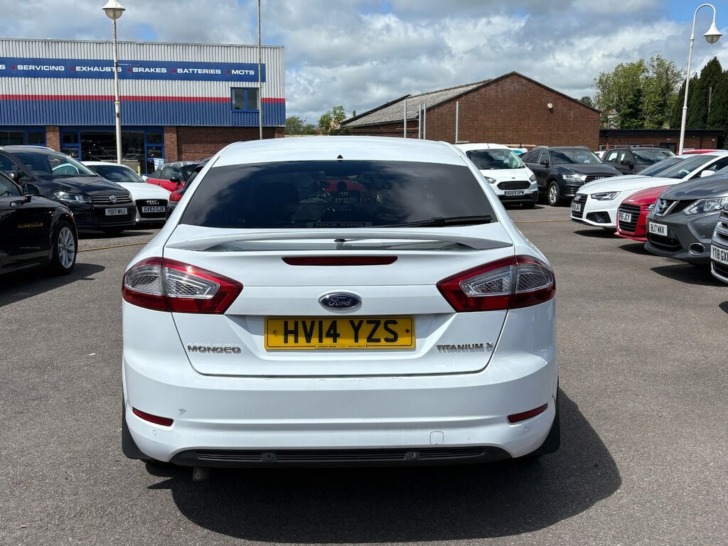 Ford Mondeo Hatchback Silver #21