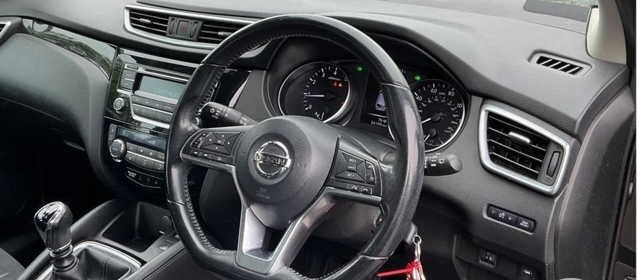 Nissan Qashqai 1.2 Dig-t Acenta Smart Vision Ulez Dab WV18UHJ Black #4