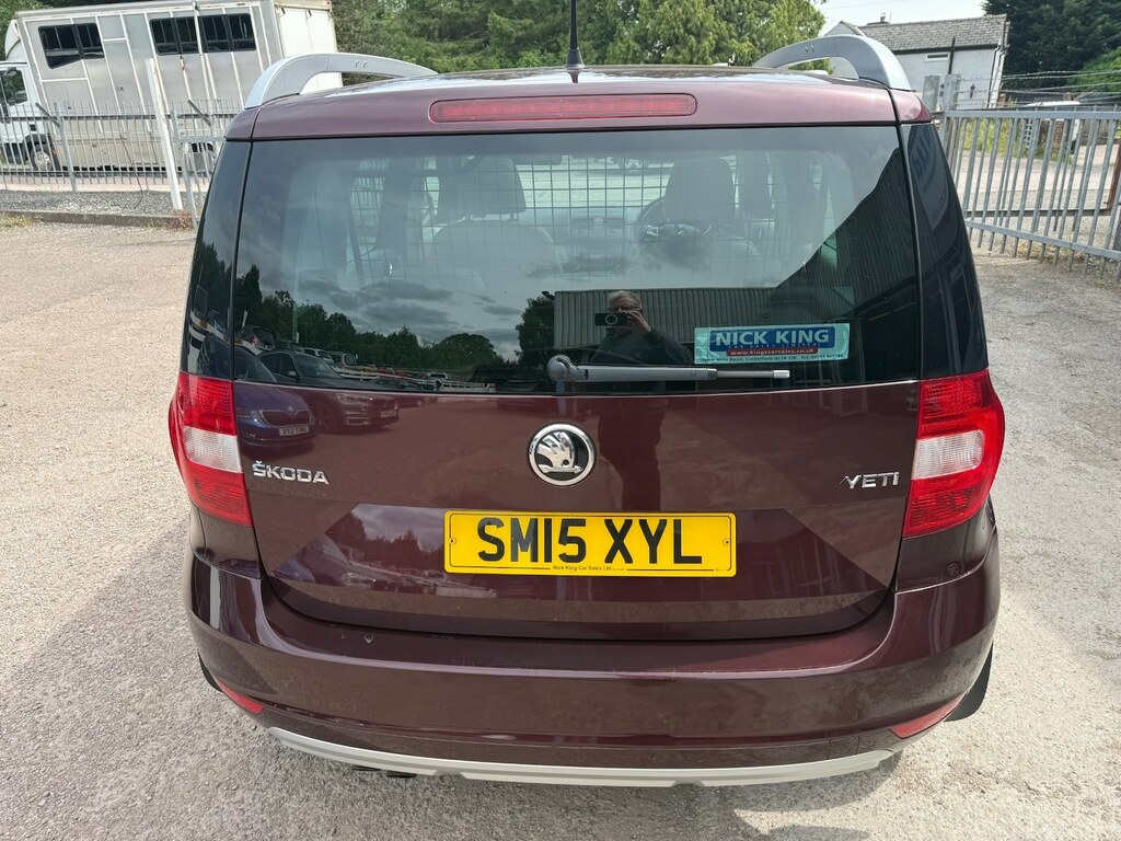 Skoda Yeti 2.0 Tdi Cr Se L Red #6