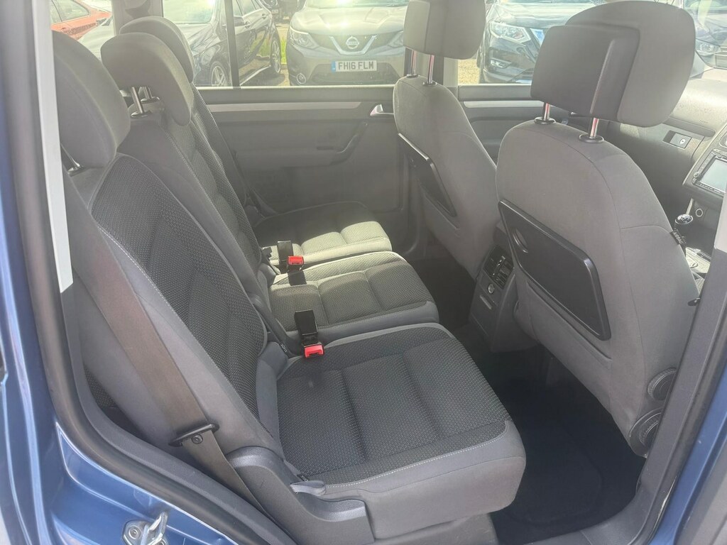 Volkswagen Touran Automatic #8