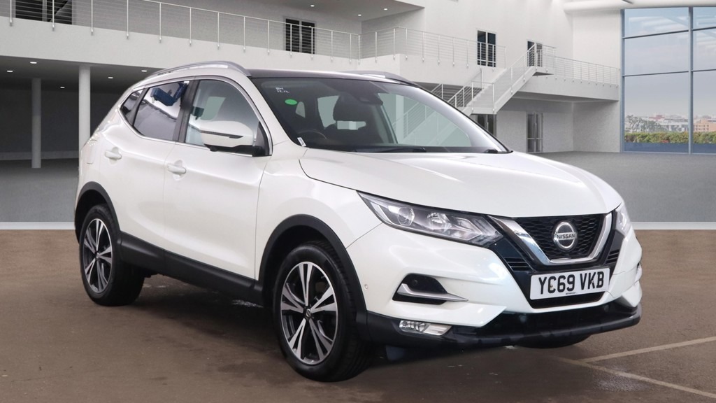 Nissan Qashqai 1.3 Dig-t N-connecta Panroof Nav Camera White
