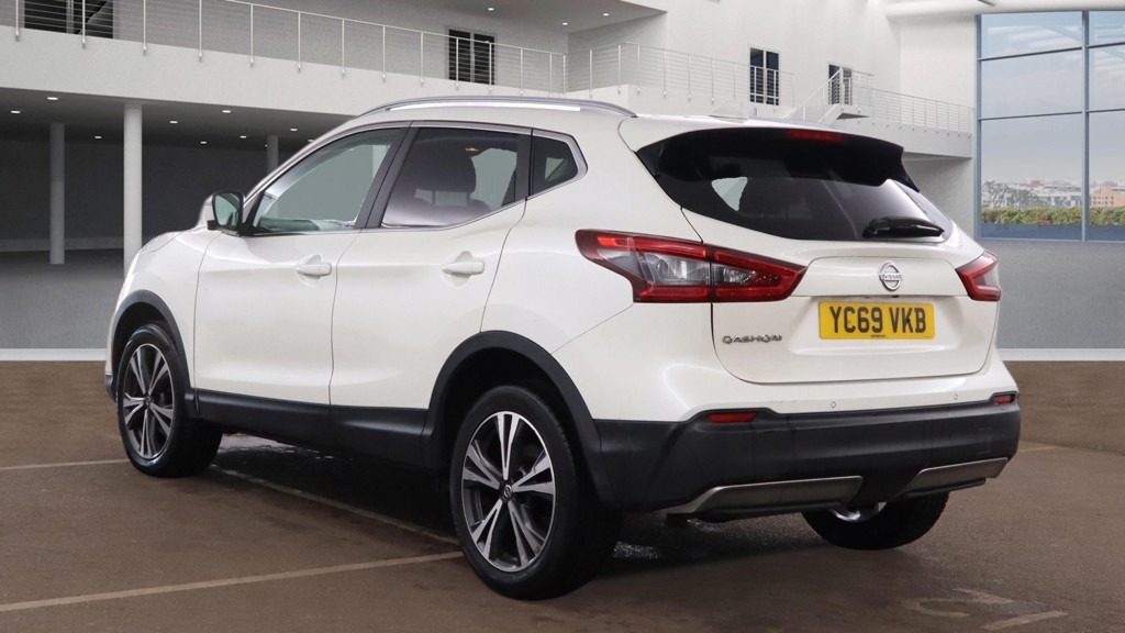 Nissan Qashqai 1.3 Dig-t N-connecta Panroof Nav Camera YC69VKB White #2