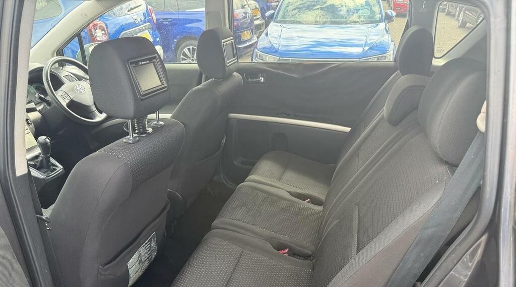 Toyota Verso 2.2 D-4d Sr Silver #9