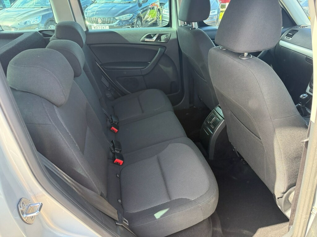 Skoda Yeti 2.0 Tdi Cr Se Red #9
