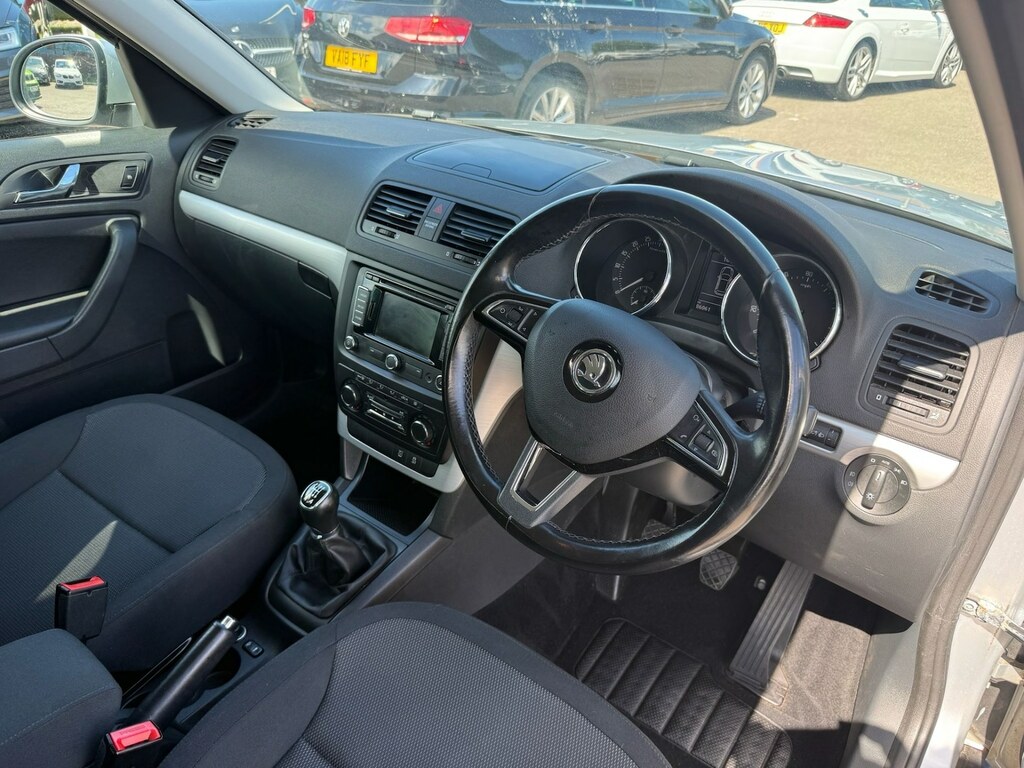 Skoda Yeti 2.0 Tdi Cr 140 Se Business 4Wd Nav Dab Silver #6