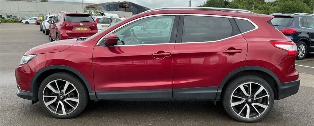 Nissan Qashqai 1.5 Dci Tekna Panroof Nav 20 Tax Ulez Red #5