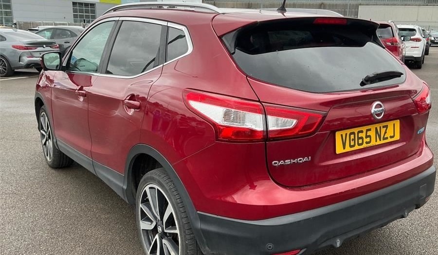 Nissan Qashqai 1.5 Dci Tekna Panroof Nav 20 Tax Ulez Red #3