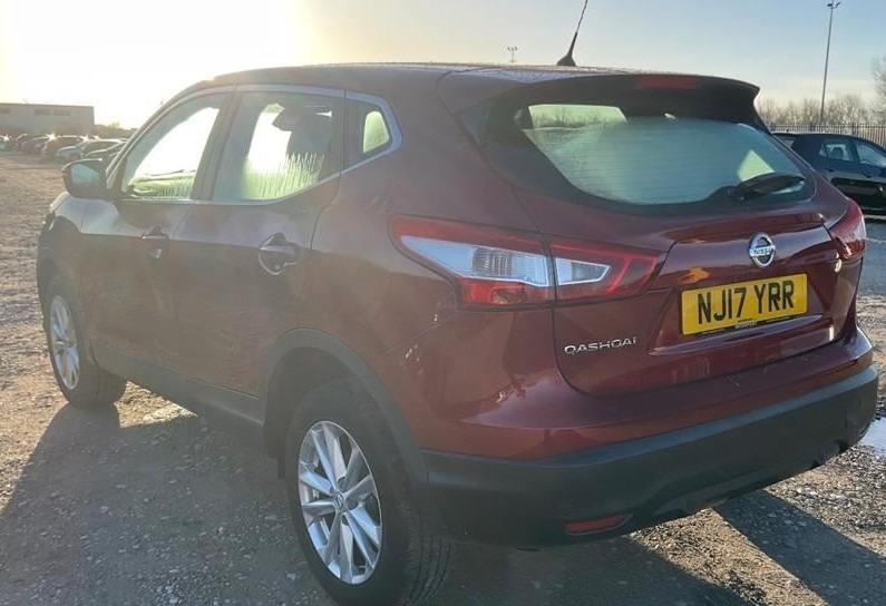 Nissan Qashqai 1.2 Dig-t Acenta Smart Vision Ulez Blue Red #2