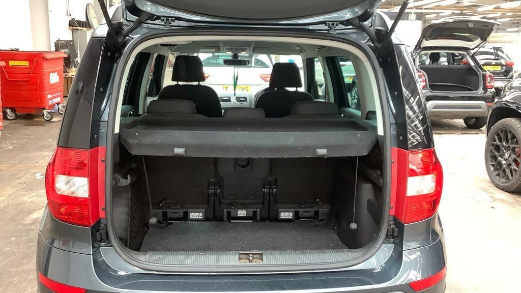 Skoda Yeti Suv 1.2 Tsi Se 201717 Silver #9