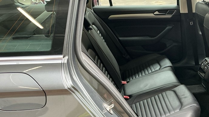 Volkswagen Passat  White #12