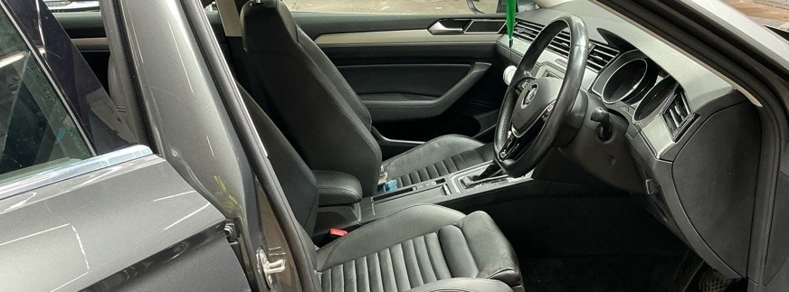 Volkswagen Passat  White #10
