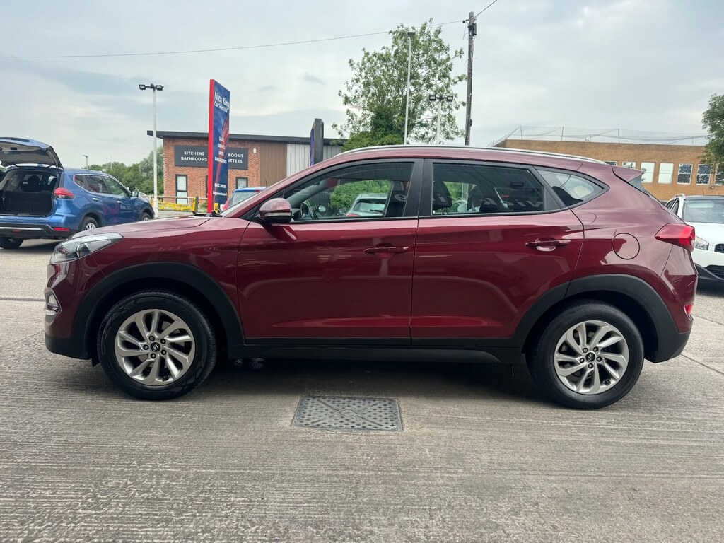 Hyundai Tucson  White #8