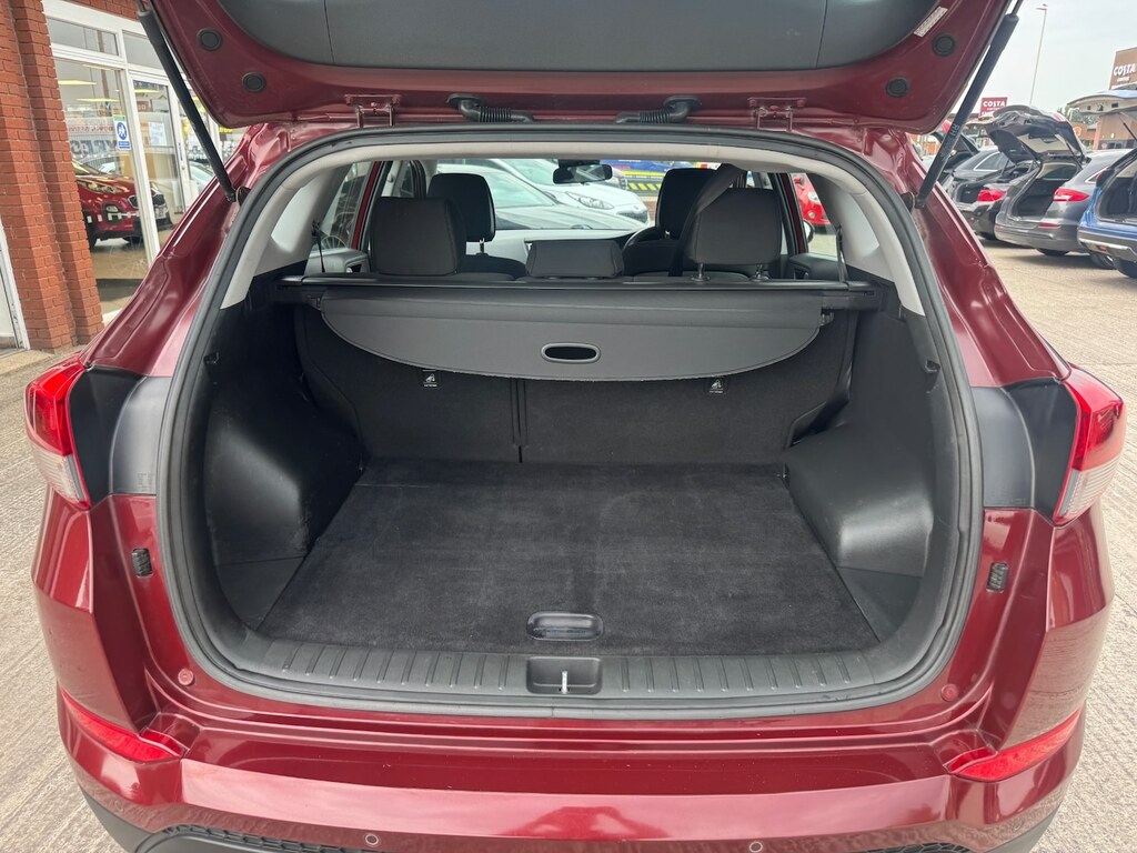 Hyundai Tucson  White #12