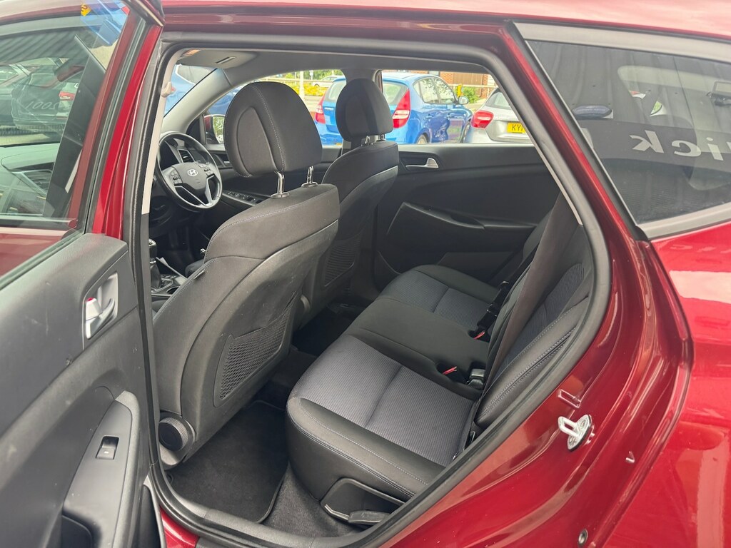 Hyundai Tucson  White #21