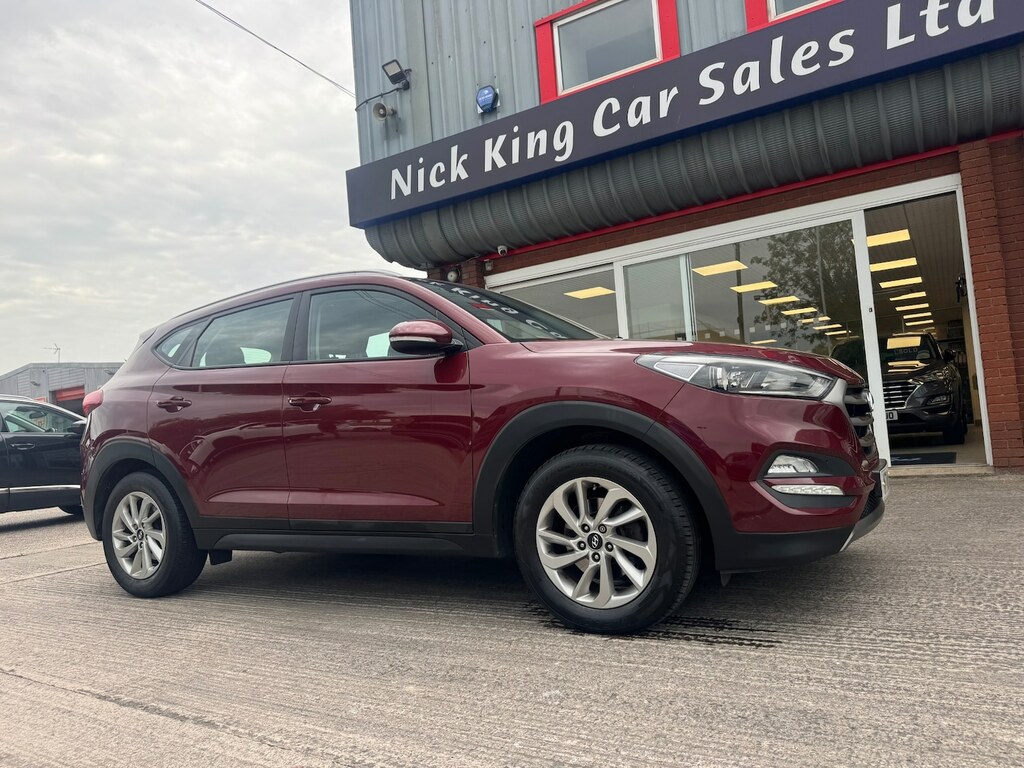 Hyundai Tucson 1.7 Crdi Blue Drive Se Nav 2Wd Red