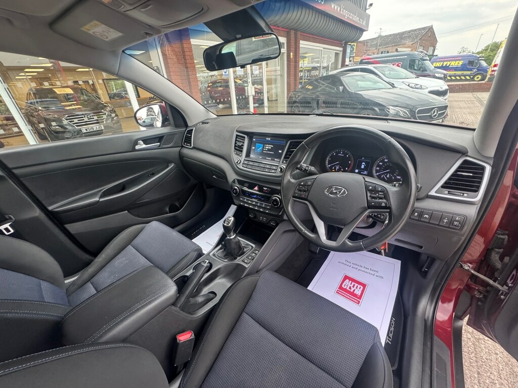 Hyundai Tucson 1.7 Crdi Blue Drive Se Nav 2Wd Red #3