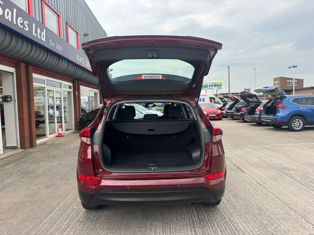Hyundai Tucson  White #11