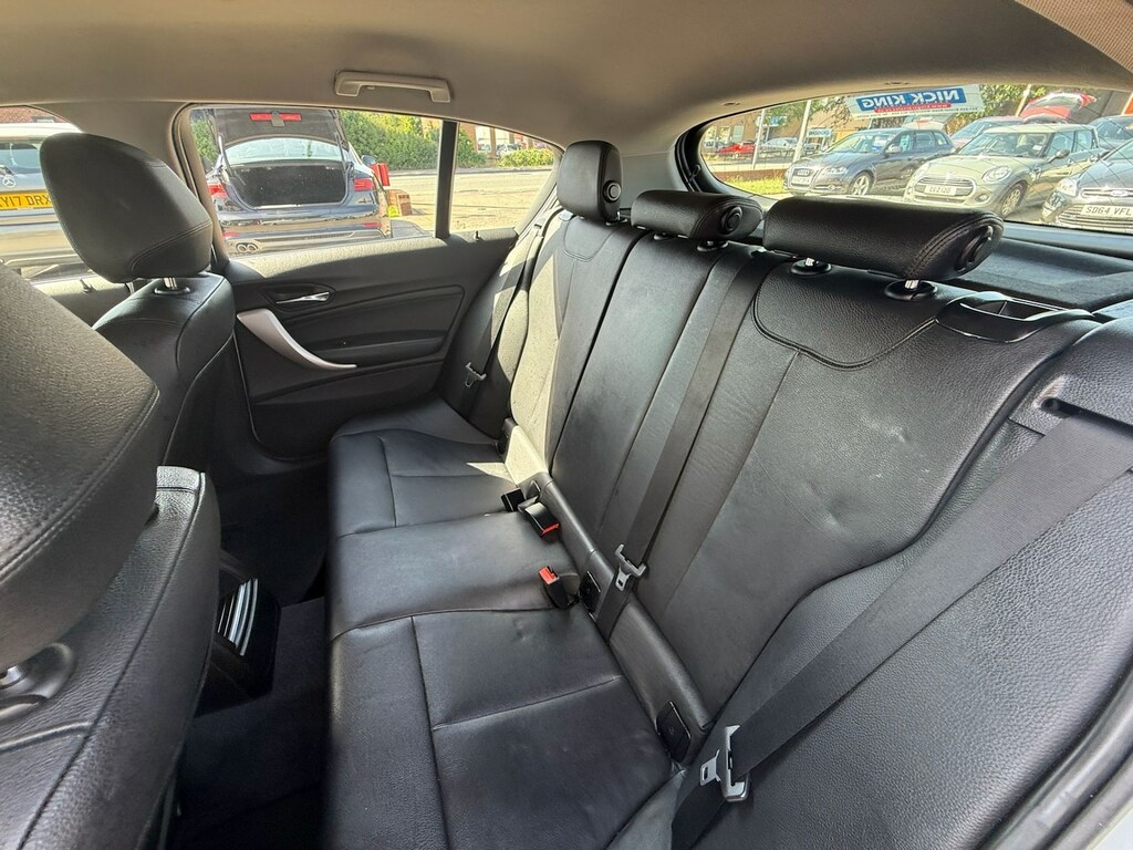 BMW 1 Series Hatchback Silver #19