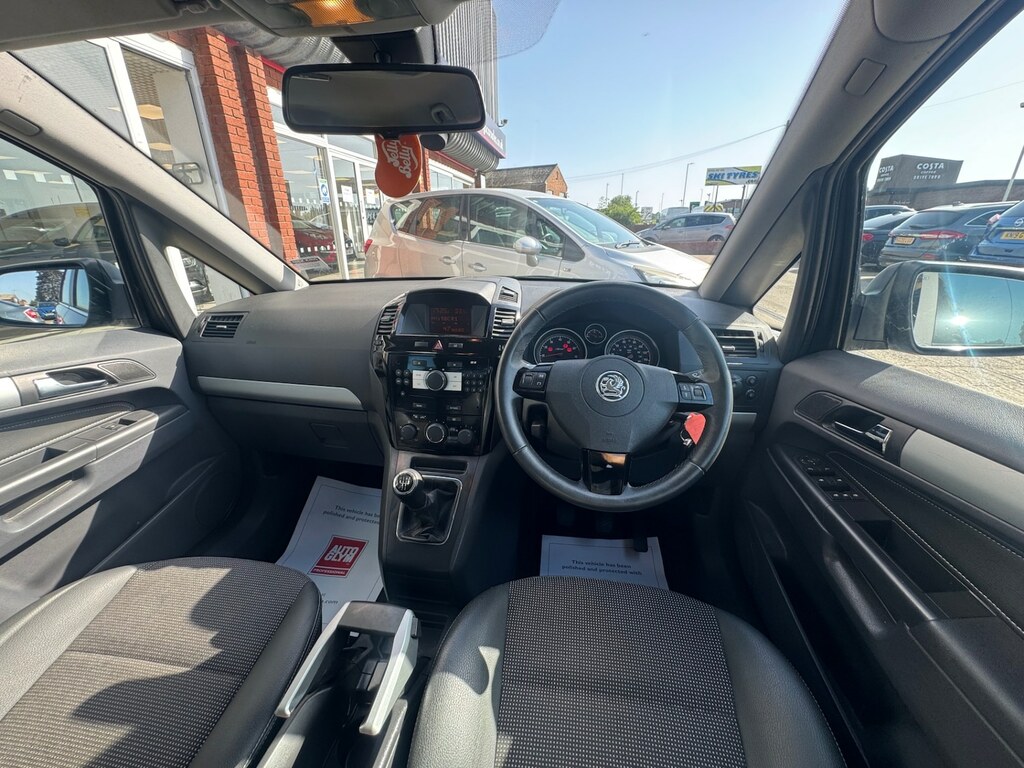 Vauxhall Zafira 1.9 Cdti Active Plus Red #13