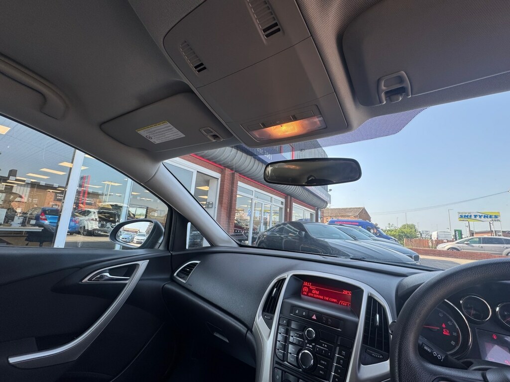 Vauxhall Astra Hatchback Silver #24