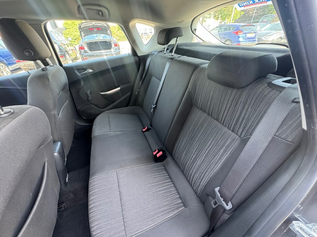 Vauxhall Astra Hatchback Silver #18
