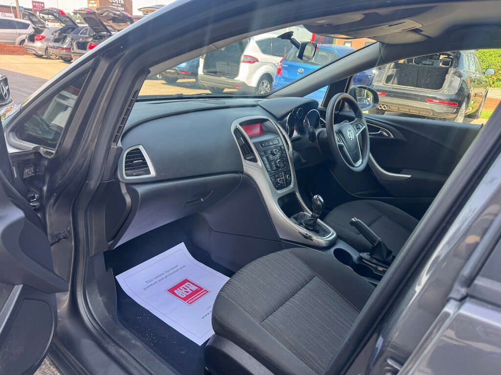 Vauxhall Astra Hatchback Silver #14