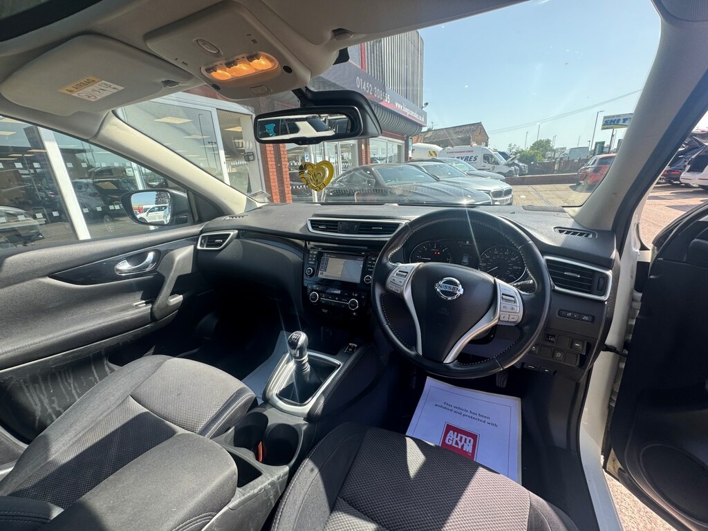 Nissan Qashqai 1.5 Dci N-connecta Panroof Nav 20 Tax White #3