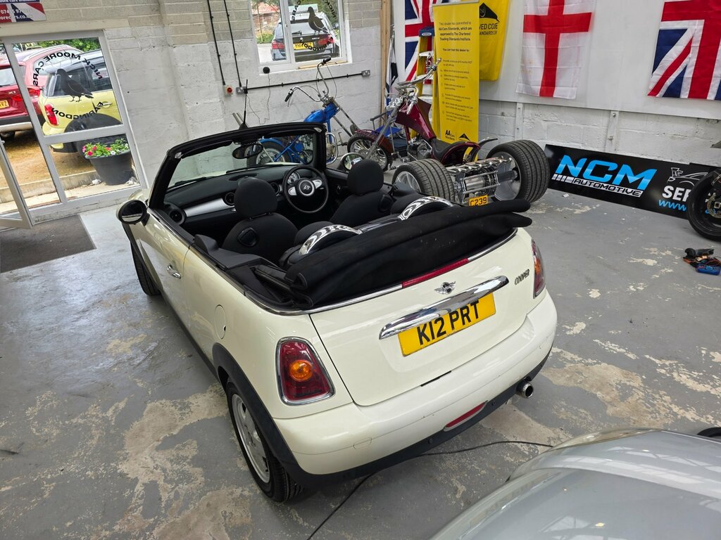 Mini Convertible 1.6 Cooper Yellow #11