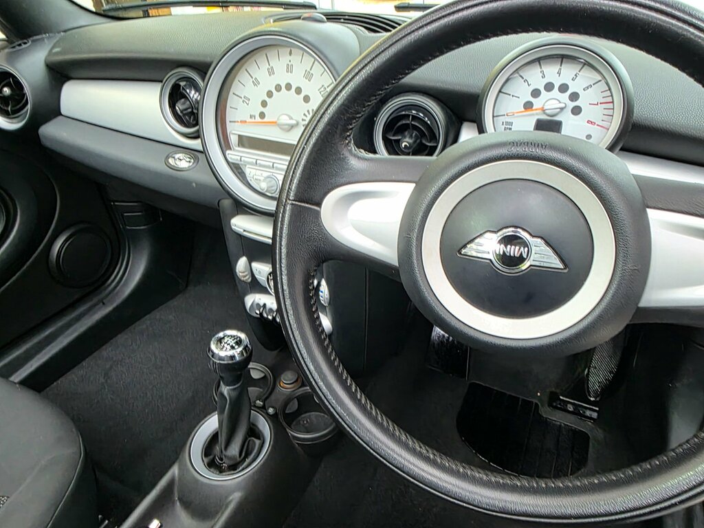 Mini Convertible 1.6 Cooper Yellow #16